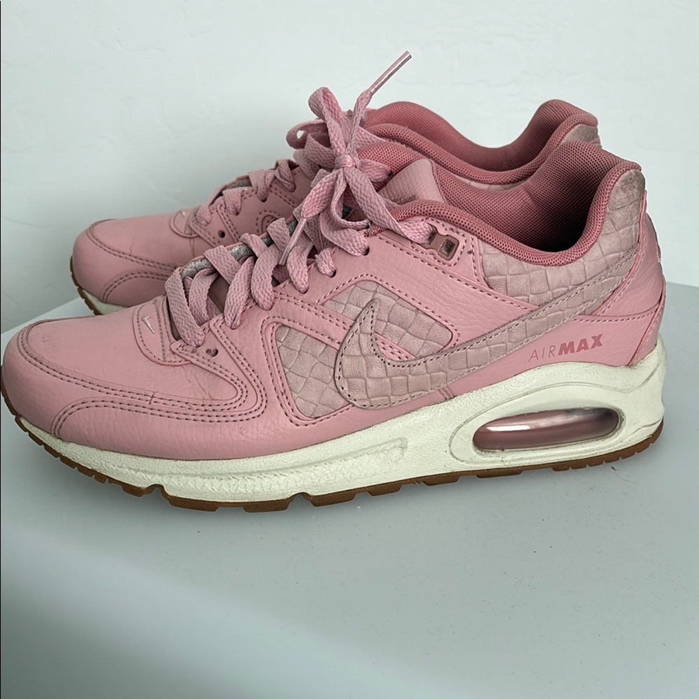 Nike Women's Pink Sneakers